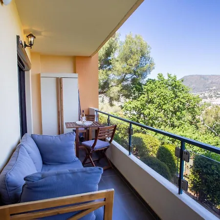 Un Autre Jour Ensoleille By Interhome